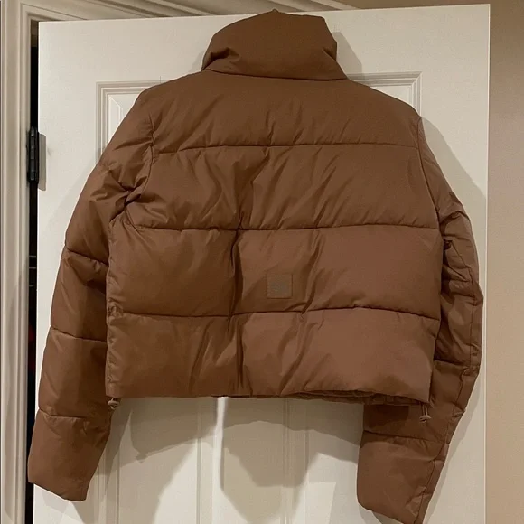 ALO Yoga Gold Rush Puffer Jacket, M - Picture 2 of 5